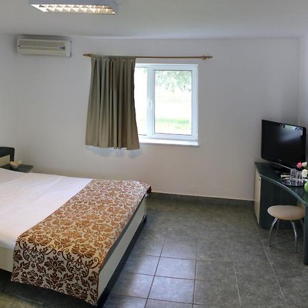 Hanul Piratilor Camping Village Navodari Bagian luar foto